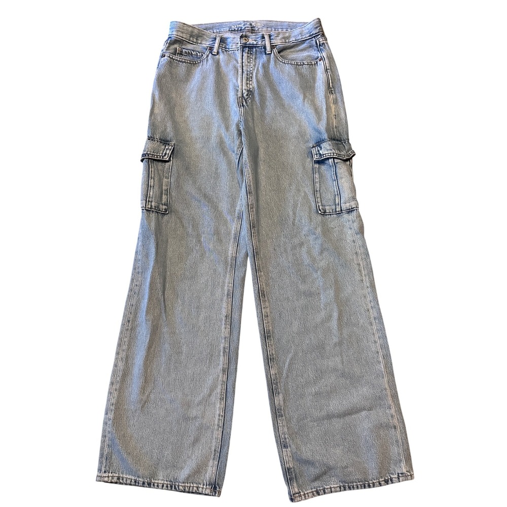 Old Navy Sky-Hi Wide Leg Cargo Jeans Light Wash Extra High Rise Size 10 Tall - Picture 1 of 5